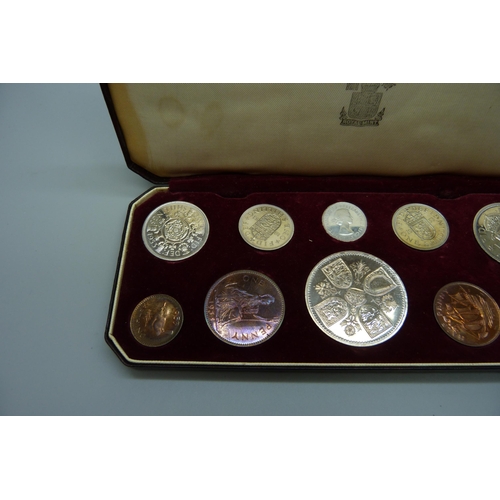 7302 - A Royal Mint Queen Elizabeth Coronation coin set, cased