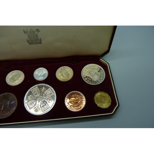 7302 - A Royal Mint Queen Elizabeth Coronation coin set, cased