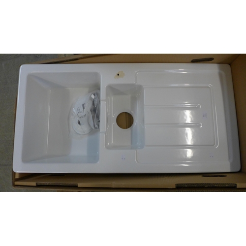 4012 - Madeira 1.5 Ceramic sink With Drainer - (Damaged)  (464-27) *This lot is subject to  VAT