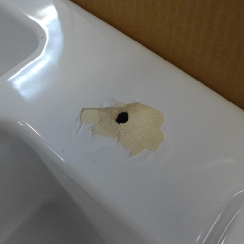 4012 - Madeira 1.5 Ceramic sink With Drainer - (Damaged)  (464-27) *This lot is subject to  VAT