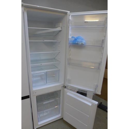 4105 - AEG Integrated 70/30 Fridge Freezer, Original RRP £499.17 inc Vat (464-66) *This lot is subject to V... 