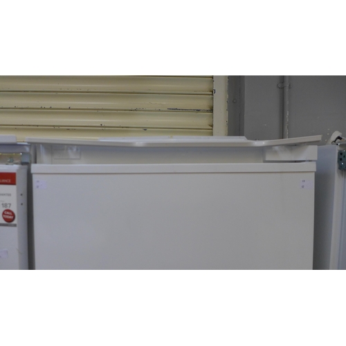 4107 - AEG Integrated 70/30 Fridge Freezer ( Transit Damaged), Original RRP £832.5 inc Vat (464-67) *This l... 