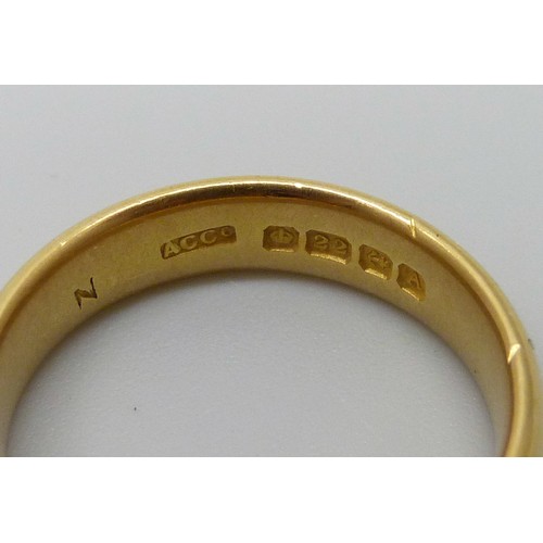 7050A - A 22ct gold wedding band ring, 6.7g, M/N