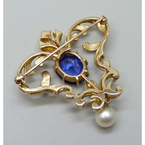 7070A - A 14ct gold 5.41ct synthetic sapphire and seed pearl brooch with pendant loop, with AnchorCert repor... 