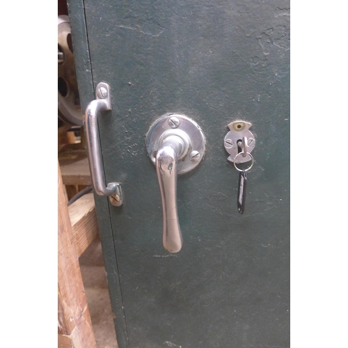 5143 - A 67 x 67 x 48cm heavy duty steel safe - with key