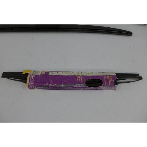 5170 - A quantity of assorted wiper blades