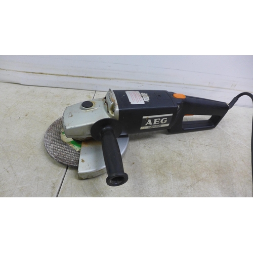 5016 - Three power tools, a Black and Decker BD538SE 240v jigsaw with box and blades, an AEG WSA 2001 220v ... 