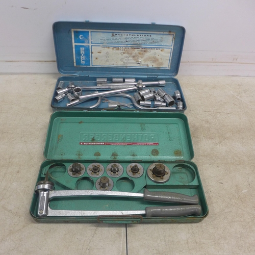 5023 - A Rothengerber expander with 12 to 28mm expanders and a socket set