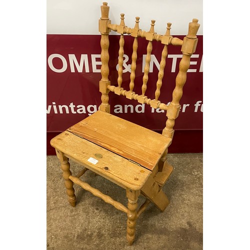 122 - A Victorian pine metamorphic library chair/steps