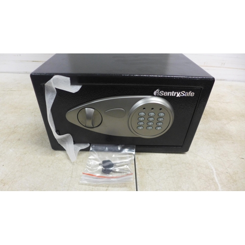 5047 - A SentrySafe X041E code and key safe, boxed