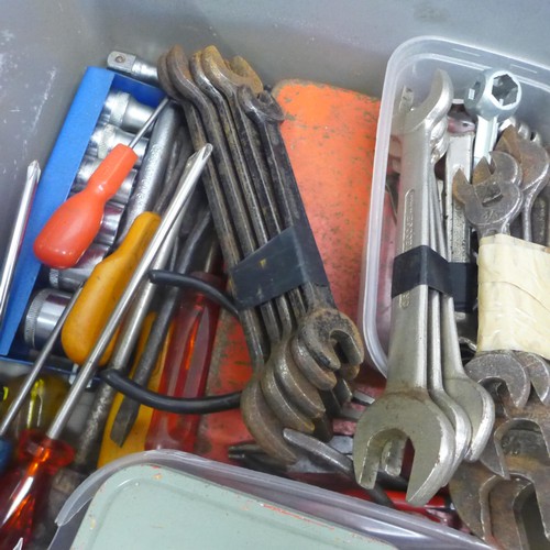 5021 - A quantity of miscellaneous items  including wrenches, sockets, a socket set, Allen keys, screwdrive... 