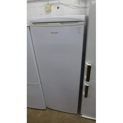 5084 - An Electra freestanding fridge