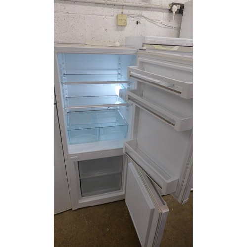 5085 - A Liebherr freestanding 60/40 fridge freezer