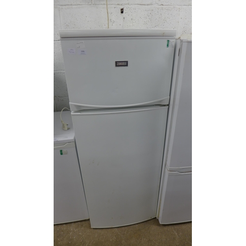 5086 - A Zanussi CT235 80/20 free standing fridge freezer