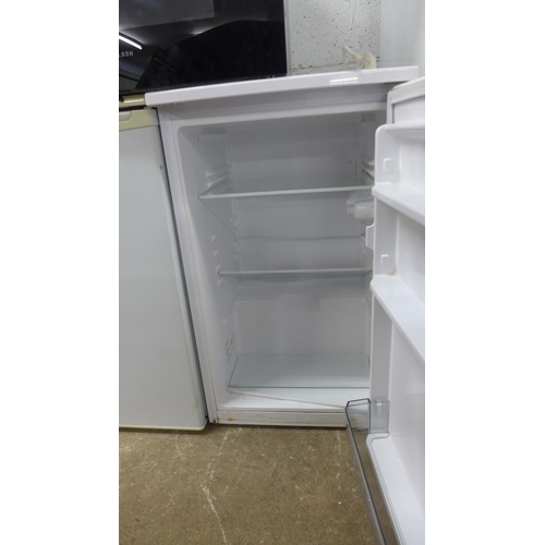 5088 - A Servis model UL48W compact free standing under counter fridge