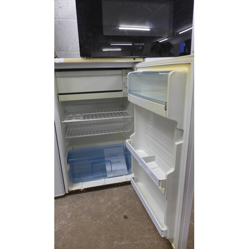 5089 - A LEC R45 M 12v mini convection fridge freezer