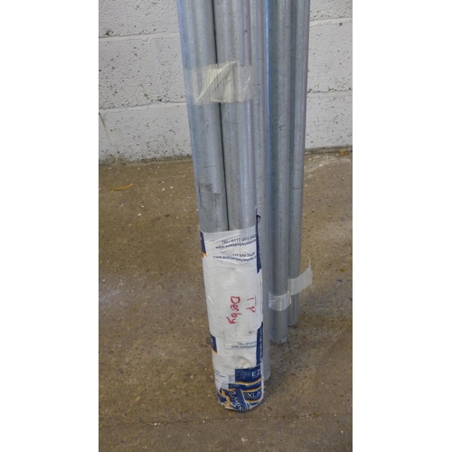 5124 - 6 key clamp poles, approximately 3m lengths