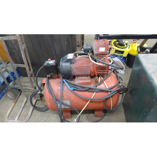 5144 - A Compair DE-A0191, 68 litre welded air receiver with air hose and a Powercraft air filter regulator... 