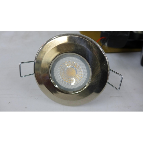 5183 - 10 Collingwood H2. lite 500 30 LED light fittings