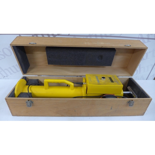 5232 - A Clegg Impact soil tester