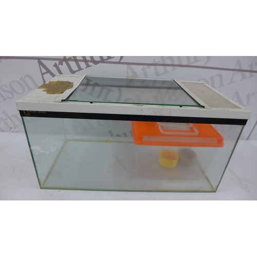 5236 - A Clearseal vivarium