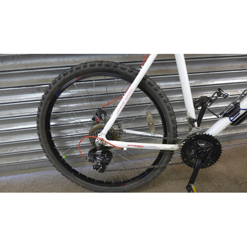 5102 - An Apollo Evade lightweight aluminium framed front suspension mountain bike *Police repossession