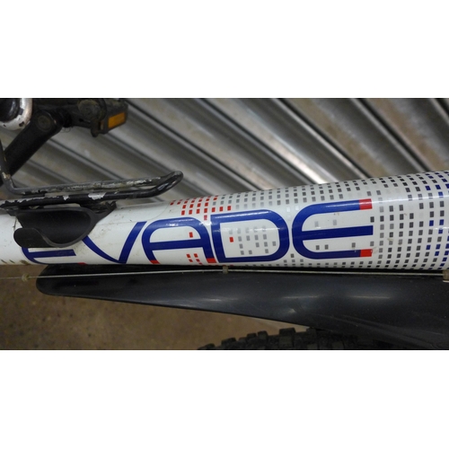 5102 - An Apollo Evade lightweight aluminium framed front suspension mountain bike *Police repossession