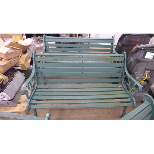 5118 - 2 green painted wooden garden benches with cast iron bench ends and 2 matching green painted wooden ... 