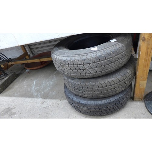 5129 - 3 195x14 van tyres