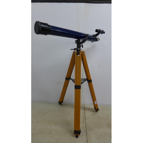 5065 - An Astro 400 telescope on tripod stand