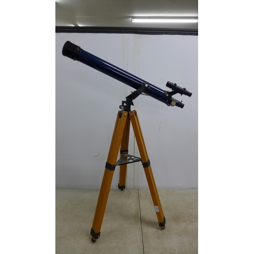 5065 - An Astro 400 telescope on tripod stand