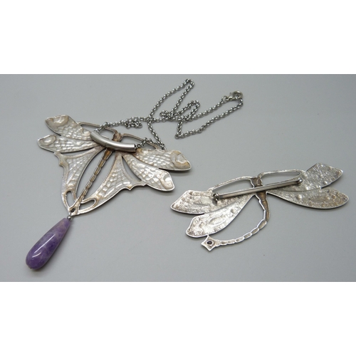 1007 - A large dragonfly pendant on chain and a brooch, pendant 10cm