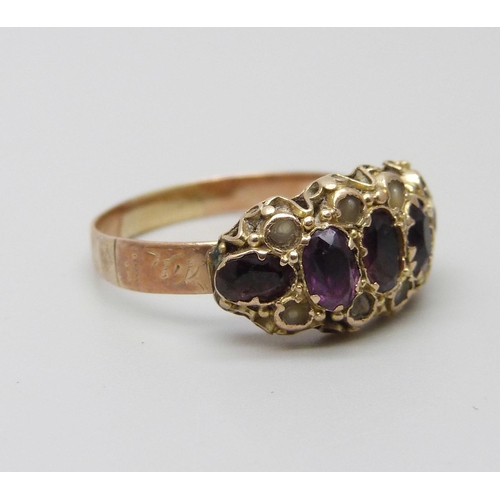 1022 - A 9ct gold Victorian seed pearl amethyst ring, 2.3g, O