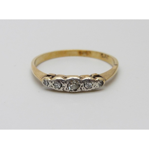 1034 - A yellow metal five stone diamond ring, marked 18 and Plat, 2g, R