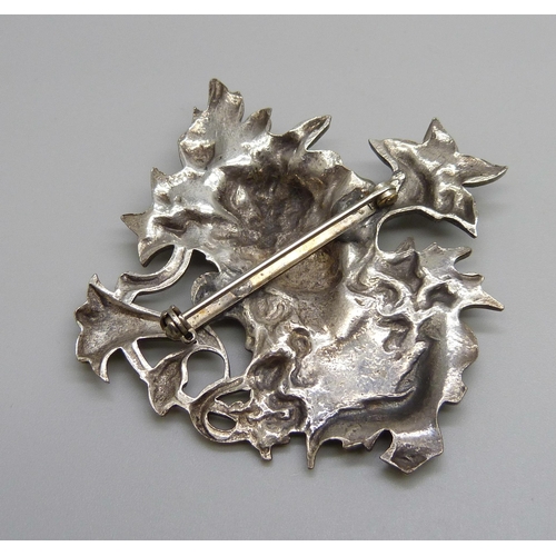 1059 - An Art Nouveau style brooch, 5.5cm