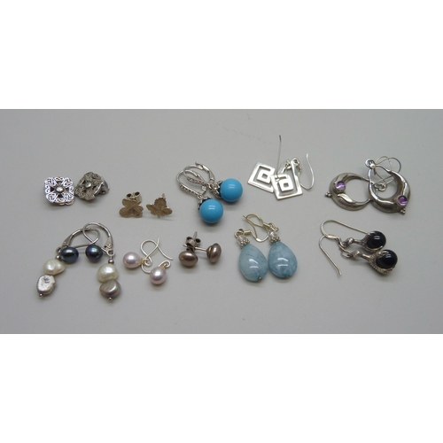 1087 - A collection of silver earrings including pearls, 32g total