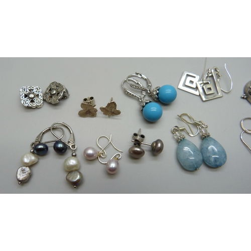 1087 - A collection of silver earrings including pearls, 32g total