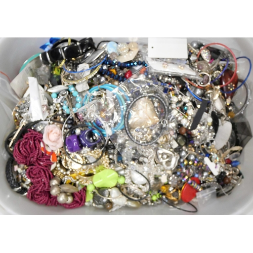 1102 - A large quantity of costume jewellery, 13kg **PLEASE NOTE THIS LOT IS NOT ELIGIBLE FOR IN-HOUSE POST... 