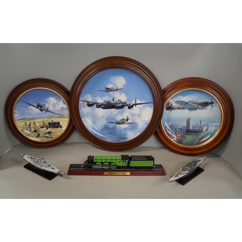 1106 - A collection of presentation plates, limited edition - Hurricane Victory Pass, Franklin Mint, Pride ... 