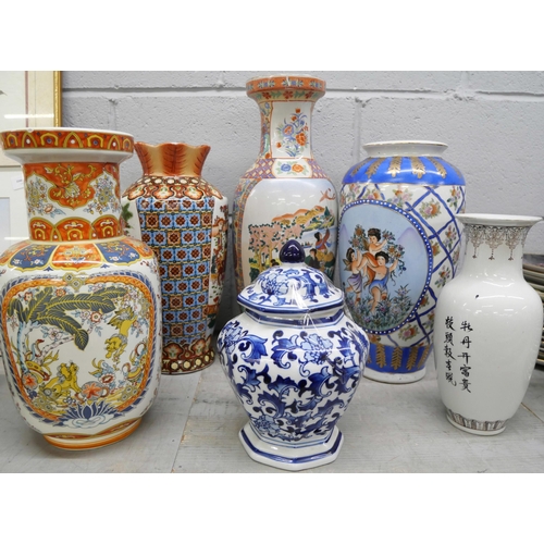 1124 - Six oriental style vases **PLEASE NOTE THIS LOT IS NOT ELIGIBLE FOR IN-HOUSE POSTING AND PACKING**