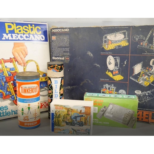 1136 - A collection of toys and games including plastic Meccano dated 1974, electrical Meccano, missing par... 