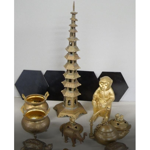 1145 - A collection of oriental brassware **PLEASE NOTE THIS LOT IS NOT ELIGIBLE FOR IN-HOUSE POSTING AND P... 