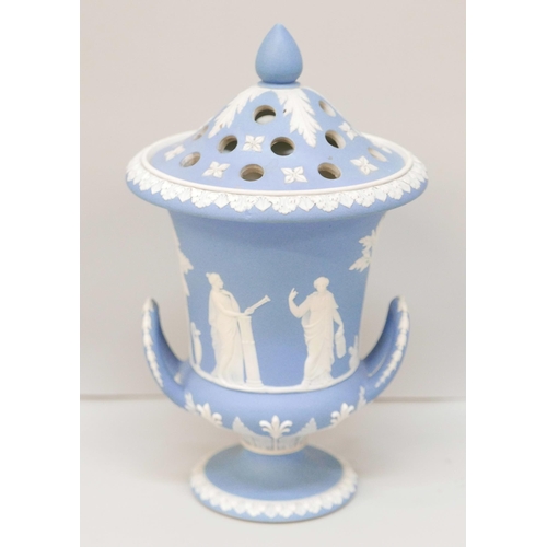 608 - A Wedgwood blue jasper twin handled urn with pierced cover, 21.5cm