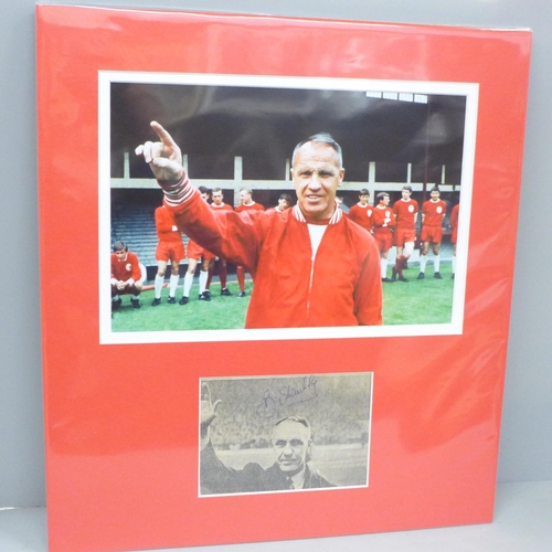 680 - Football, Liverpool Bill Shankly signed mounted display