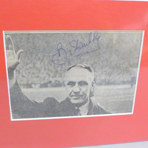 680 - Football, Liverpool Bill Shankly signed mounted display