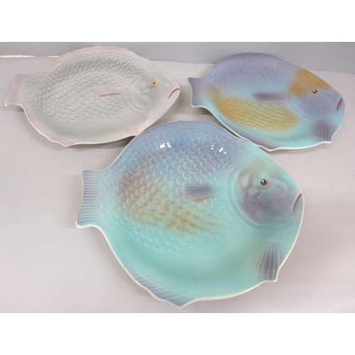 750 - Three Shorter & Son fish plates