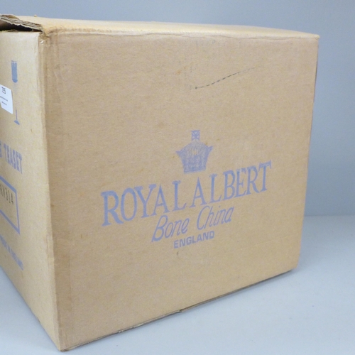 795 - A Royal Albert Old Country Roses tea ware, in original box, sugar and cream missing, 19 pieces