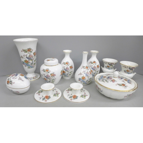 800 - A collection of Wedgwood Kutani Crane pattern china