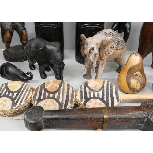 837 - A collection of carved items