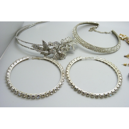 967 - A collection of vintage and modern paste set jewellery